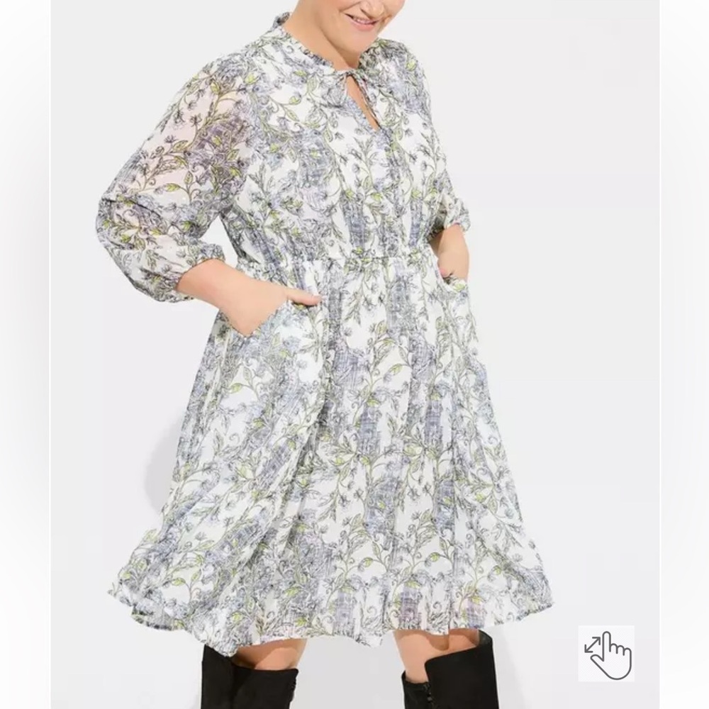 Torrid Mini Clip Dot Front Keyhole Dress Floral Print Dress Size 00 (10/12) L